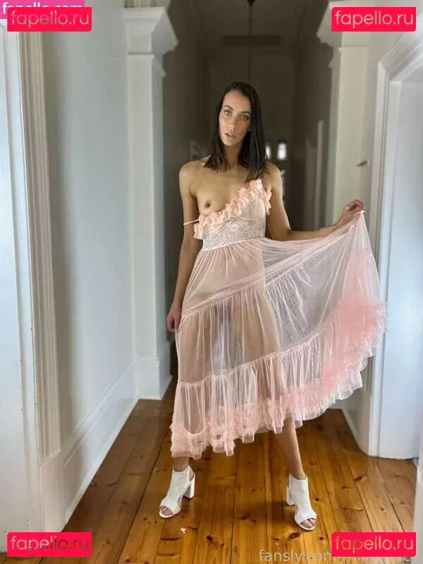 Amelia Grace Onlyfans Photo Gallery 