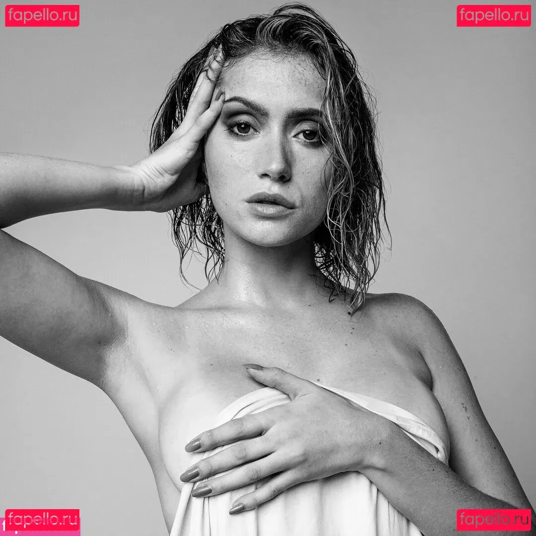 Lysandre NADEAU Onlyfans Photo Gallery 