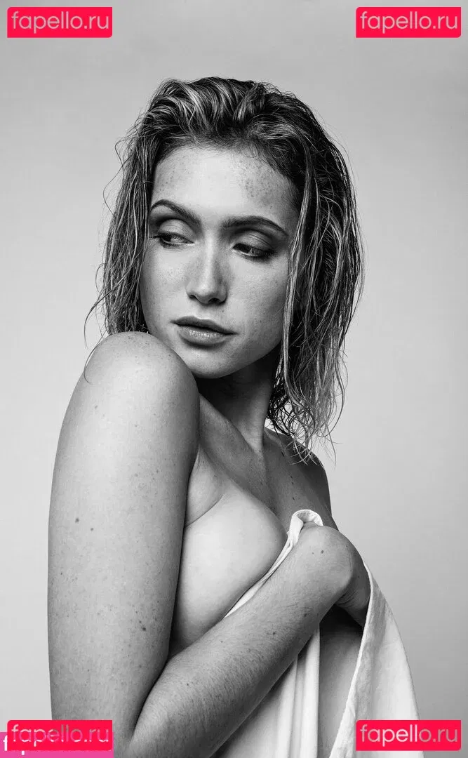 Lysandre NADEAU Onlyfans Photo Gallery 