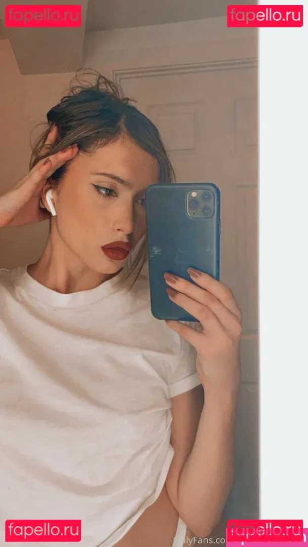 Lysandre NADEAU Onlyfans Photo Gallery 