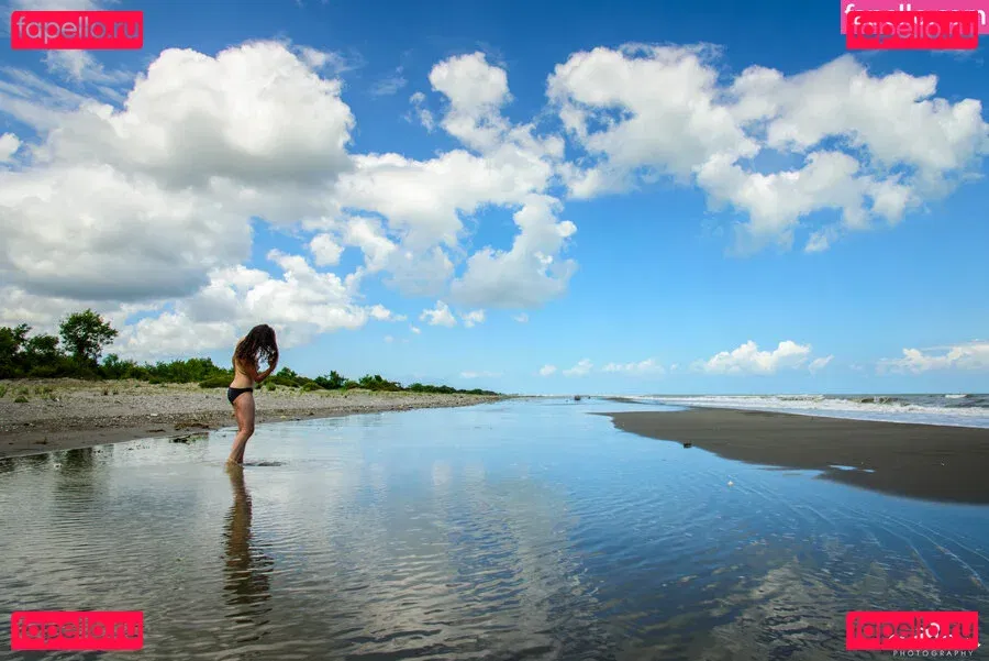 Lale Sezer Onlyfans Photo Gallery 