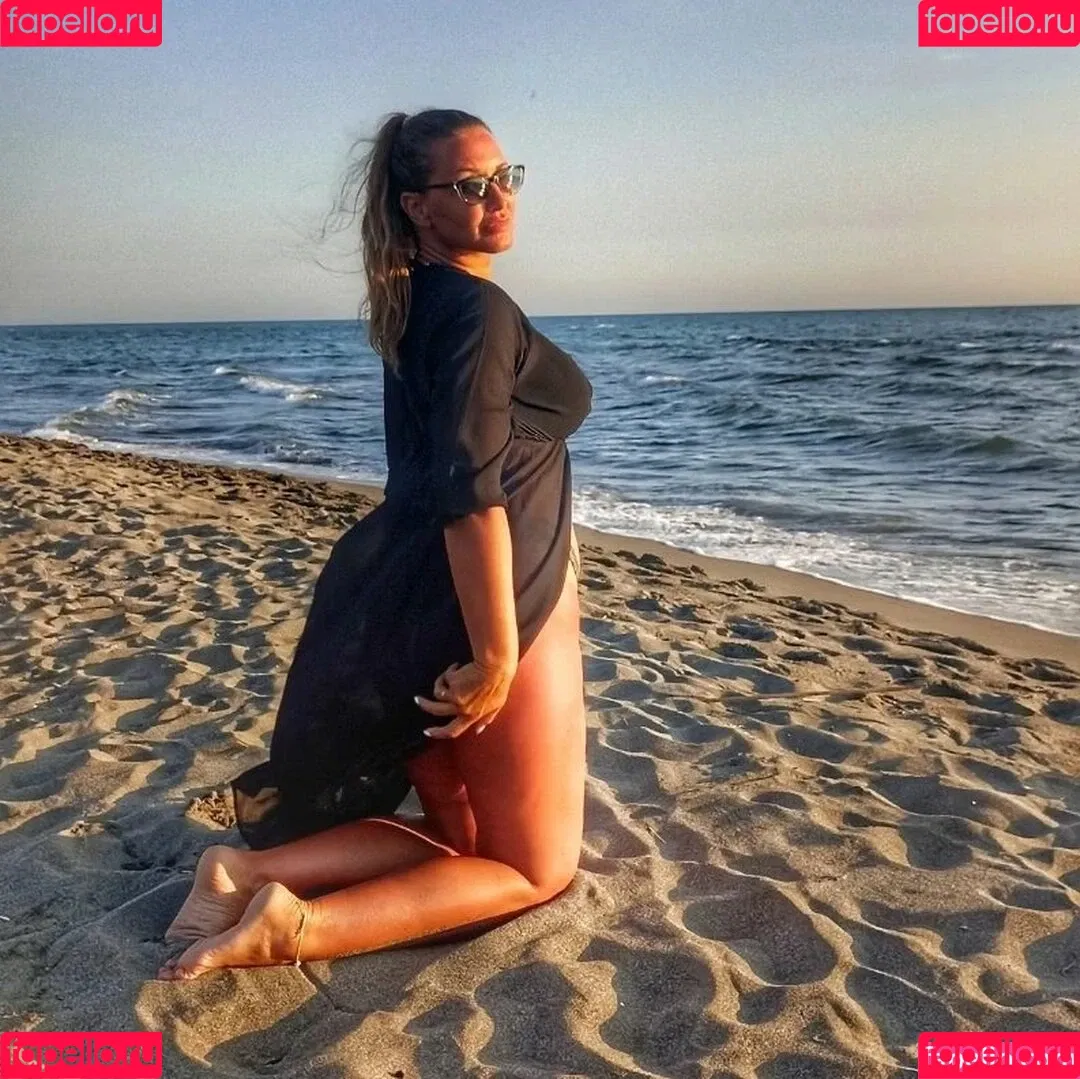 Justwoman 42 Onlyfans Photo Gallery 
