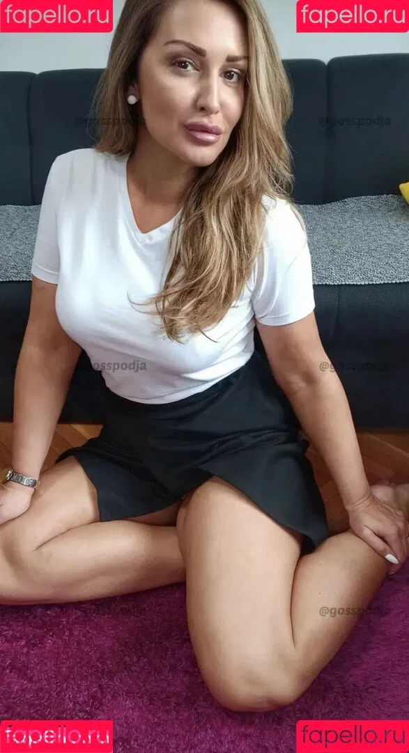 Justwoman 42 Onlyfans Photo Gallery 