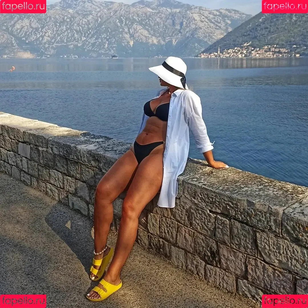 Justwoman 42 Onlyfans Photo Gallery 