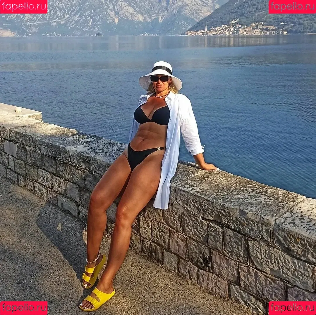 Justwoman 42 Onlyfans Photo Gallery 
