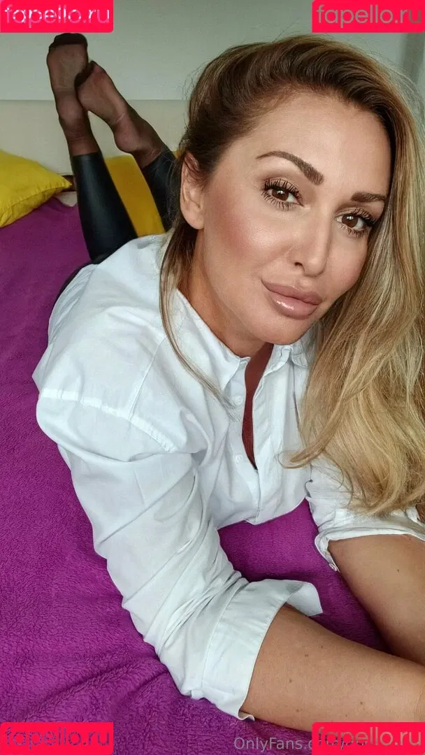 Justwoman 42 Onlyfans Photo Gallery 