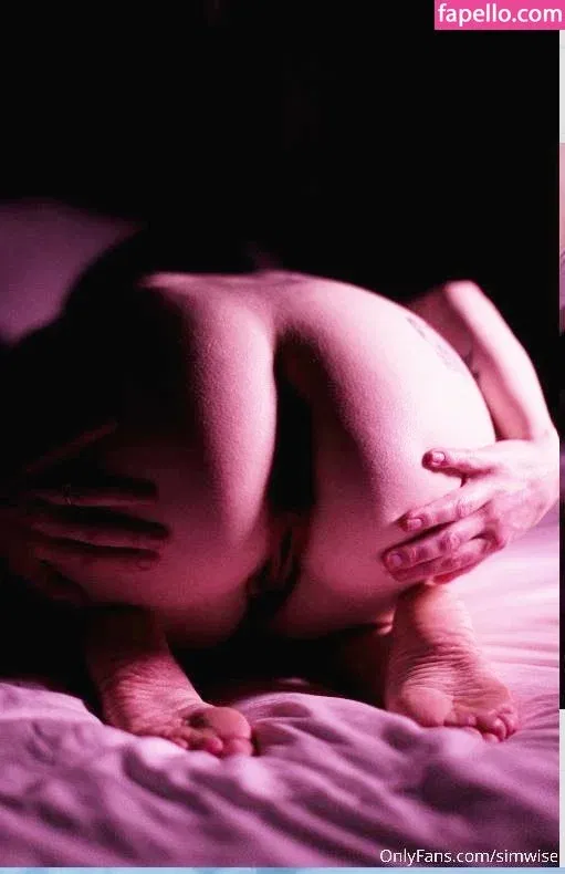 Alex Sim-Wise Onlyfans Photo Gallery 