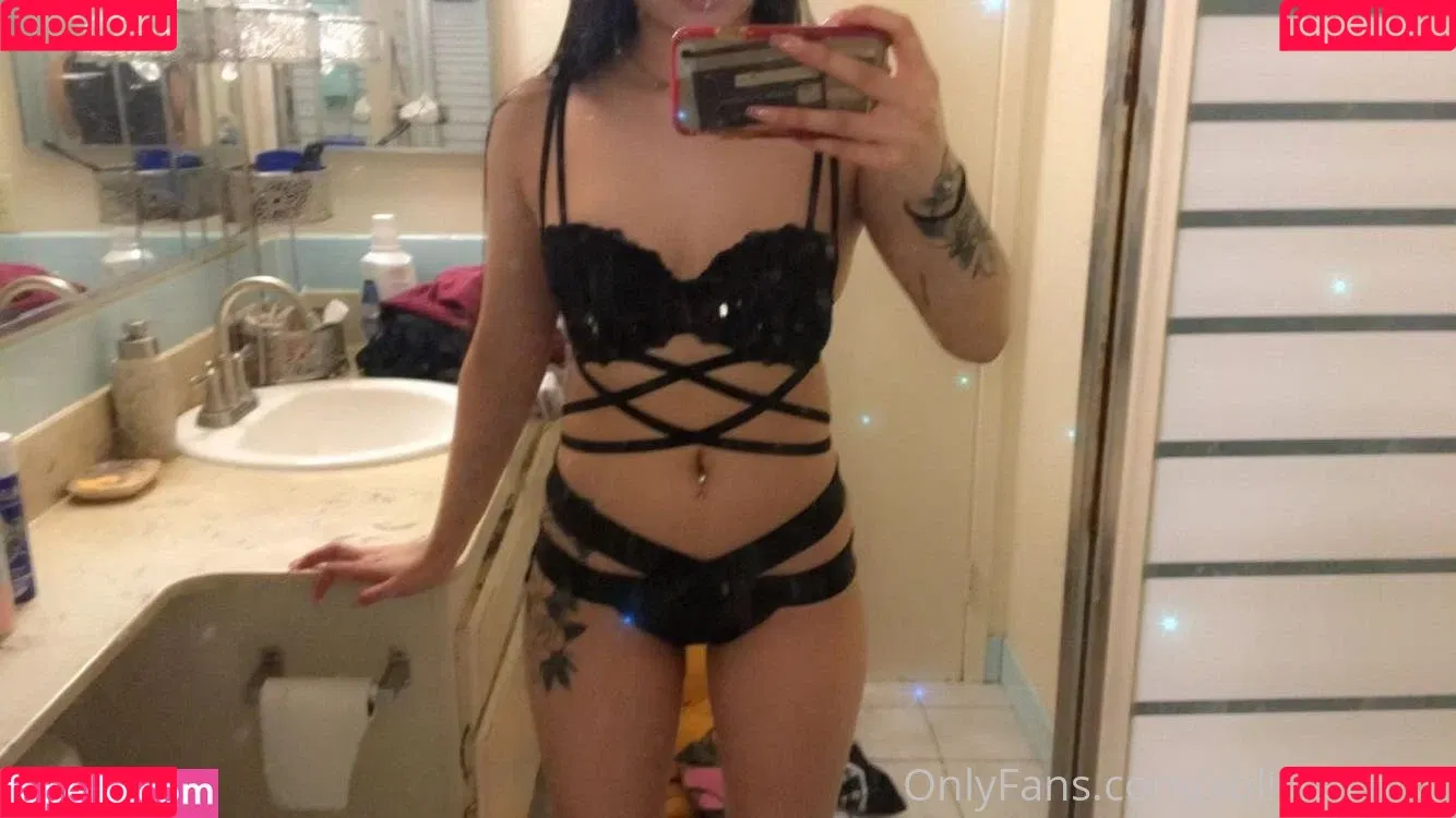 Olivia Ichika Onlyfans Photo Gallery 