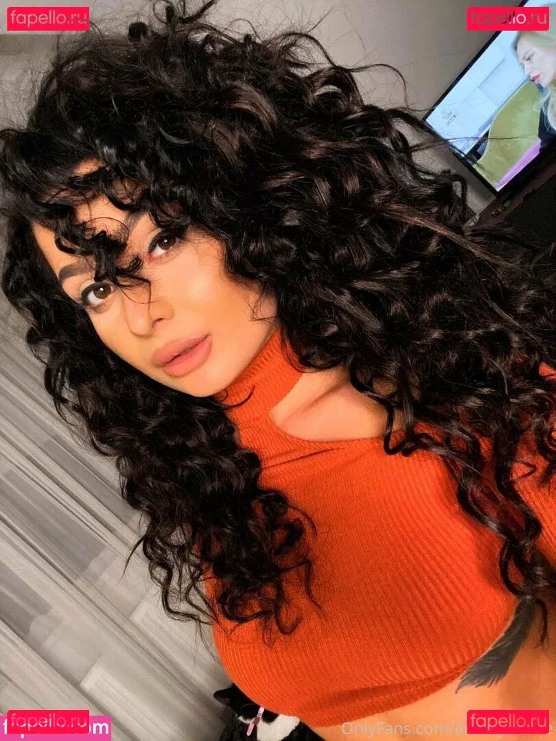 kimchopra Onlyfans Photo Gallery 