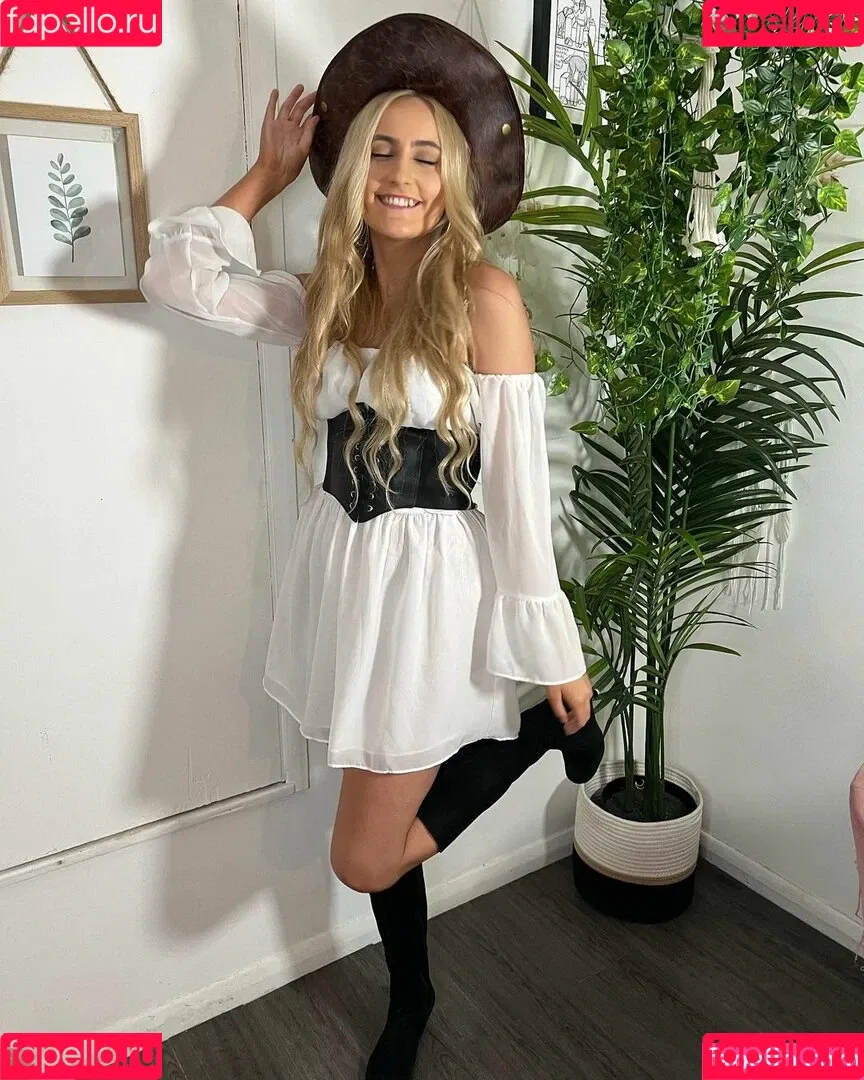 Ellierose Kelly Onlyfans Photo Gallery 