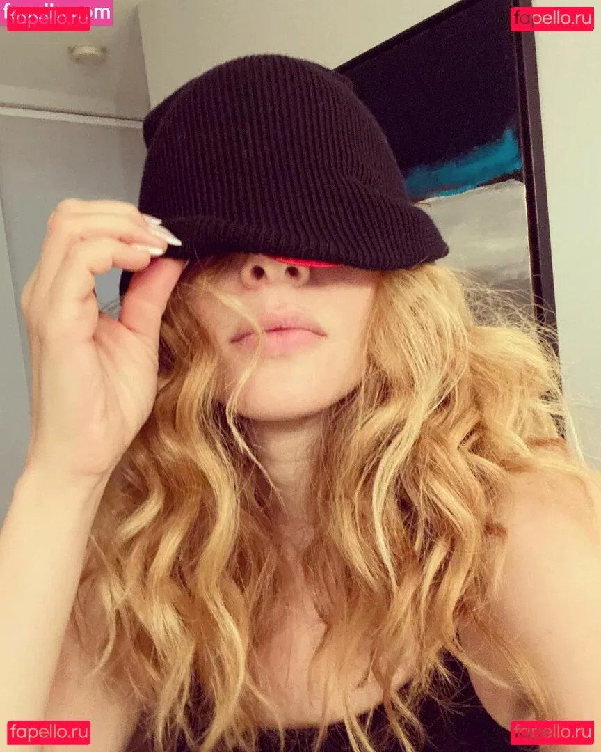 Rachelle Lefevre Onlyfans Photo Gallery 