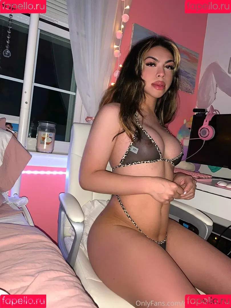 carolinebabiee Onlyfans Photo Gallery 