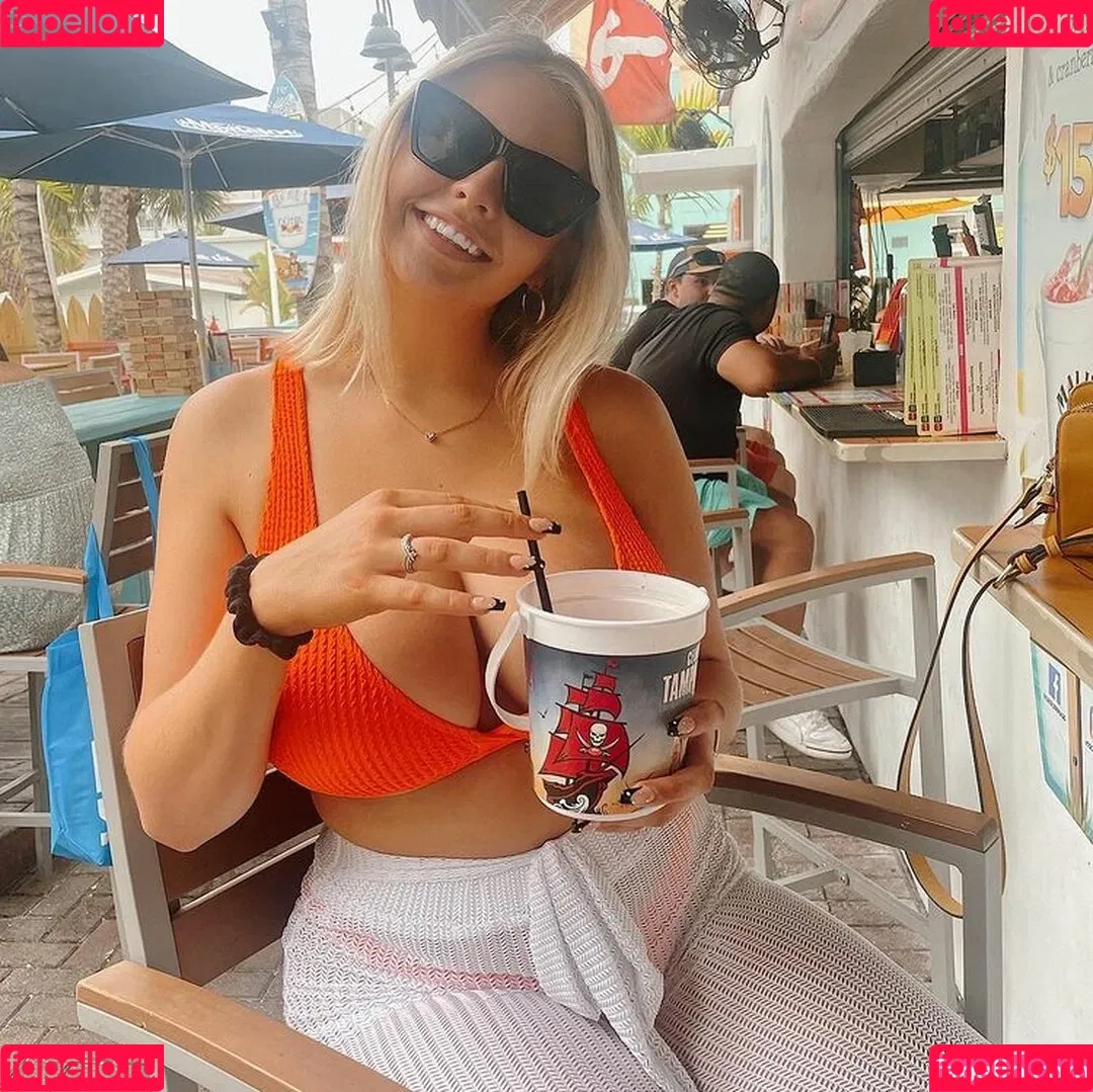 Lydia N Onlyfans Photo Gallery 