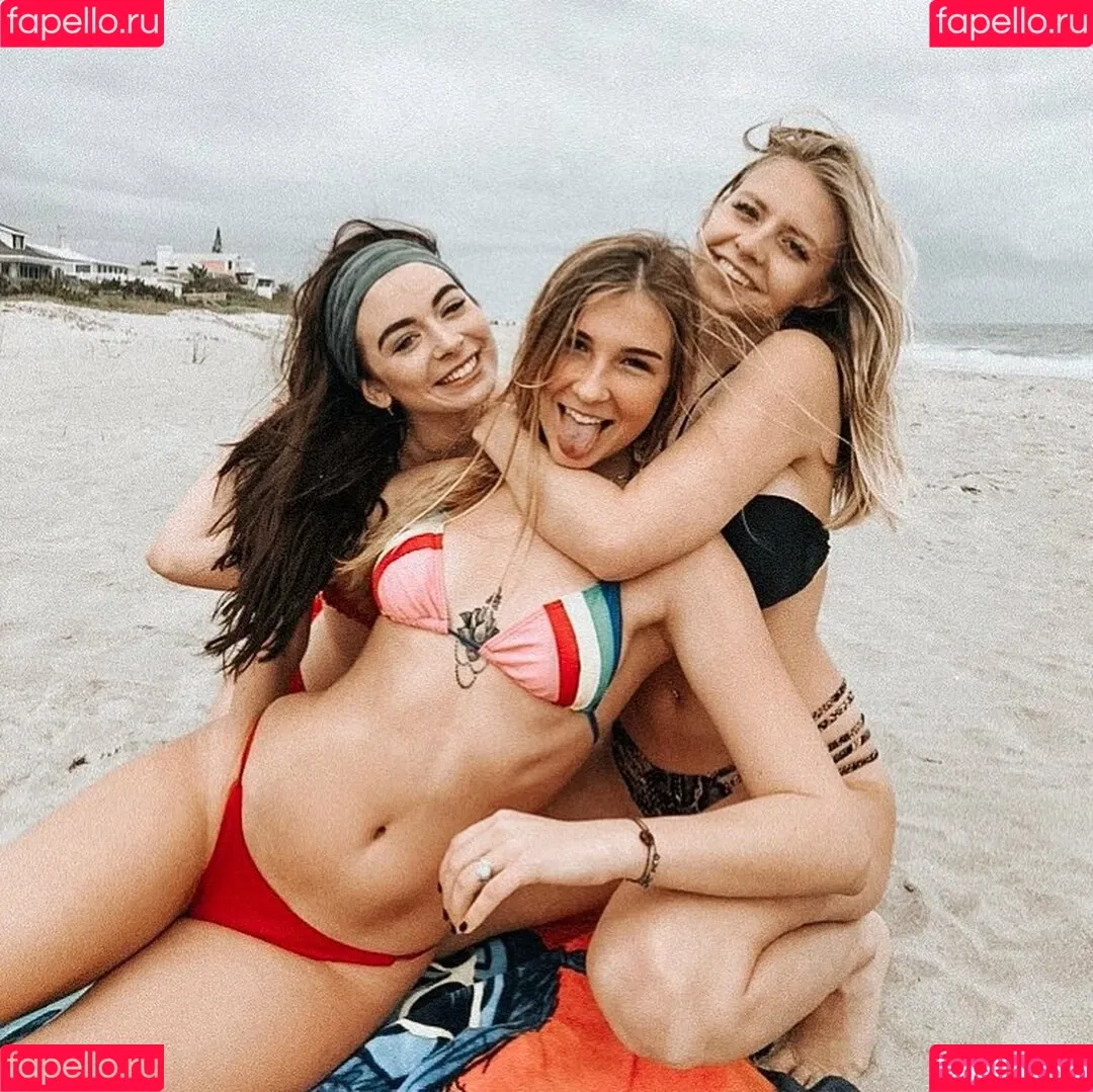Lydia N Onlyfans Photo Gallery 