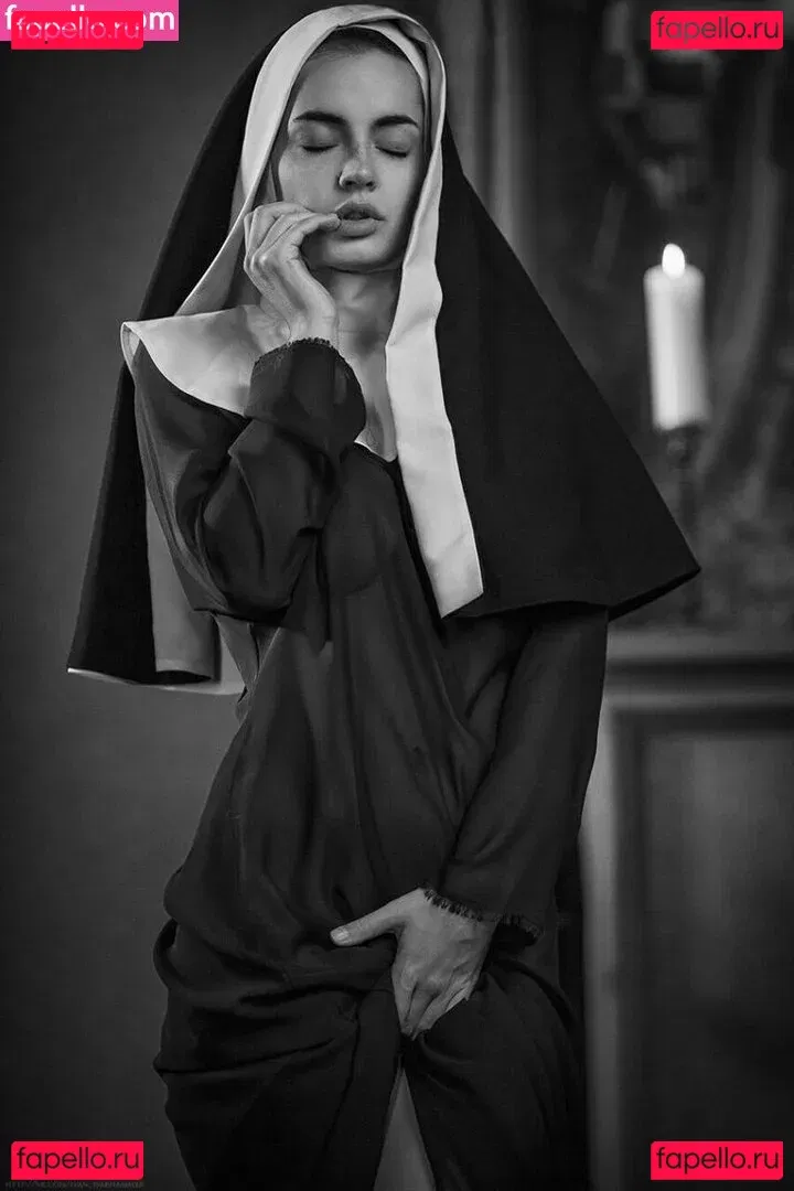 Lydia N Onlyfans Photo Gallery 