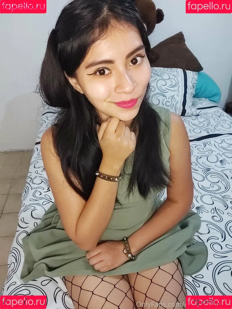 emilipetitefree Onlyfans Photo Gallery 