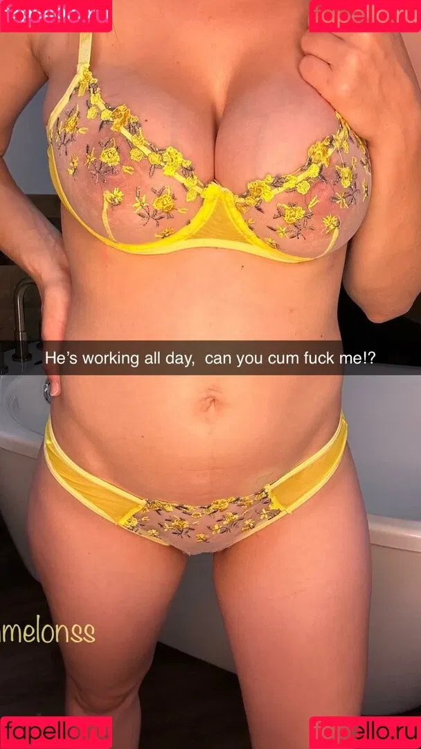 mommelonss Onlyfans Photo Gallery 