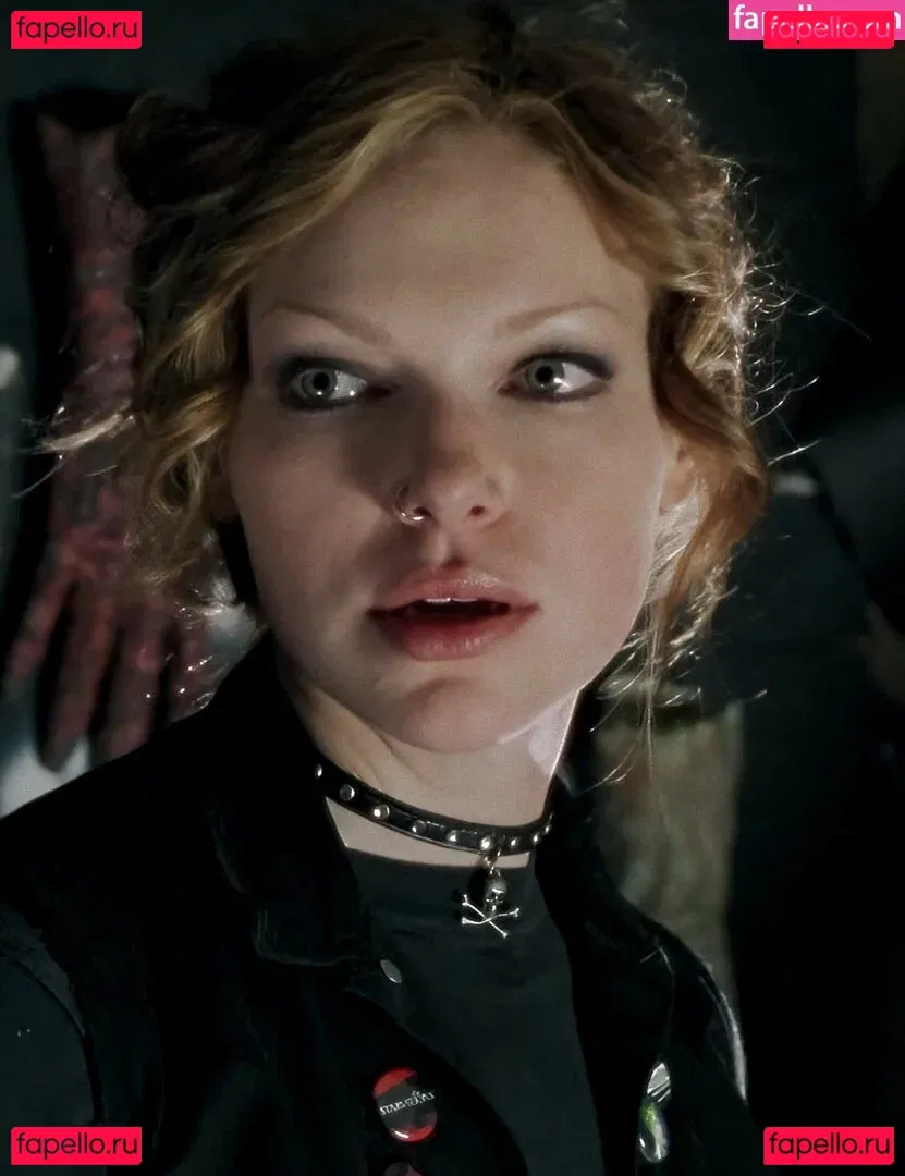 Laura Prepon Onlyfans Photo Gallery 