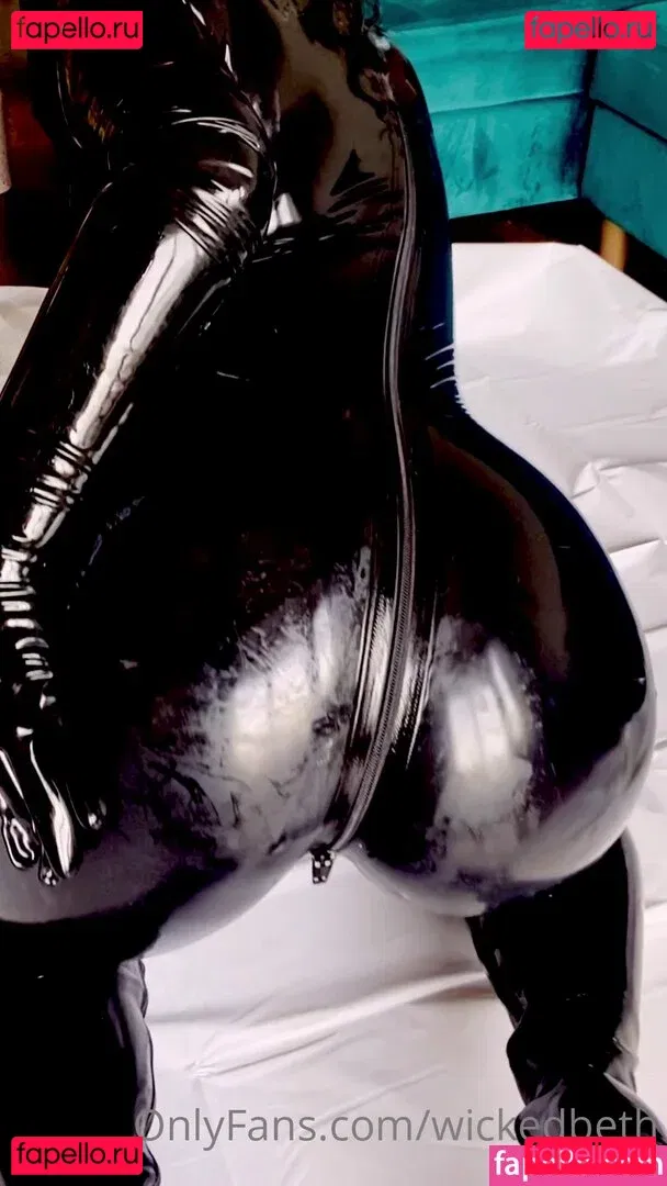 Wicked Beth Onlyfans Photo Gallery 