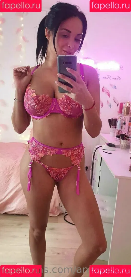 Anissakate Onlyfans Photo Gallery 