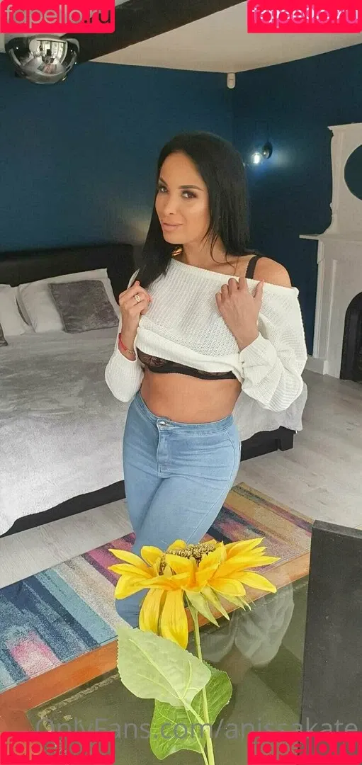 Anissakate Onlyfans Photo Gallery 