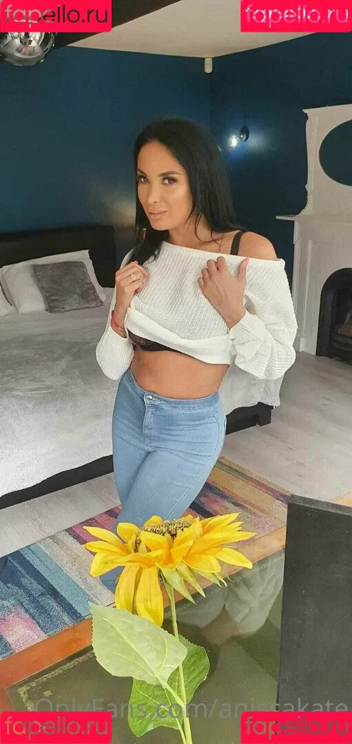 Anissakate Onlyfans Photo Gallery 