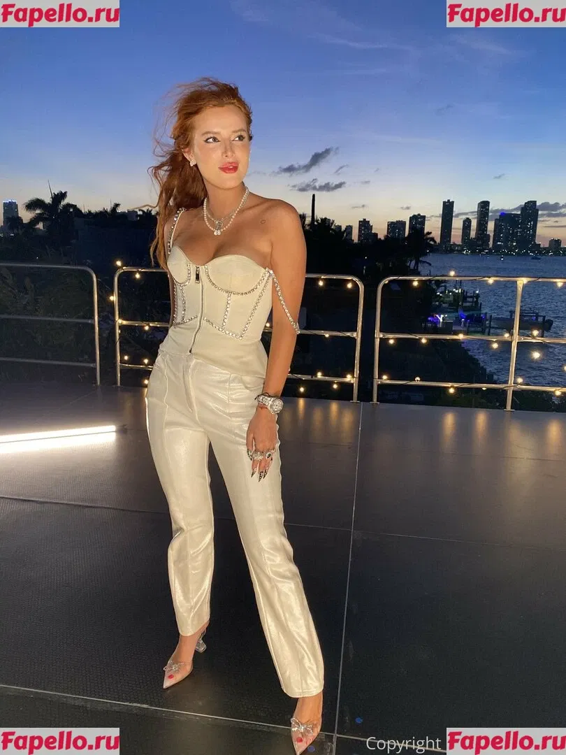 Bella Thorne Onlyfans Photo Gallery 