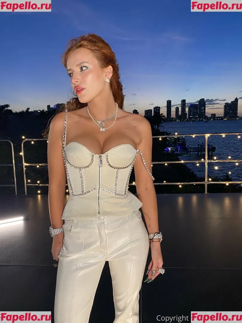 Bella Thorne Onlyfans Photo Gallery 
