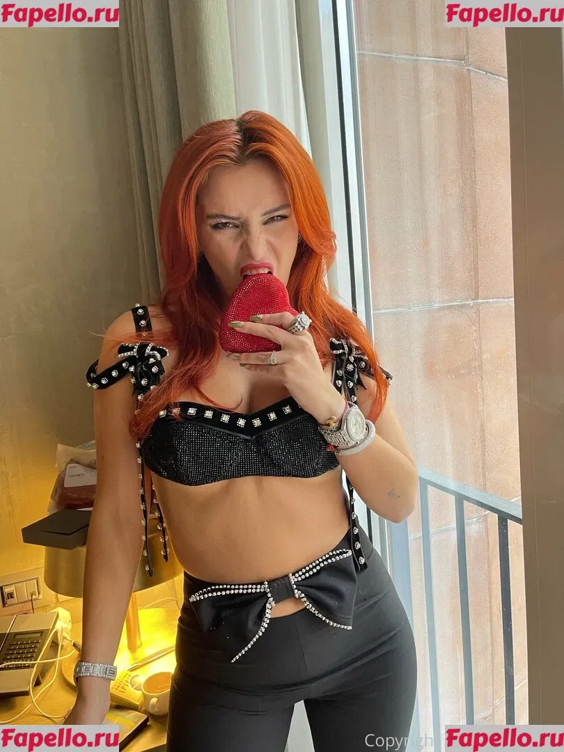 Bella Thorne Onlyfans Photo Gallery 