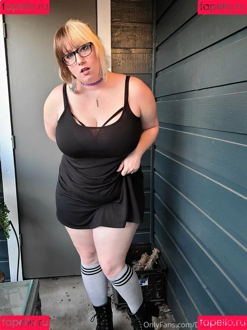 dominosweets Onlyfans Photo Gallery 