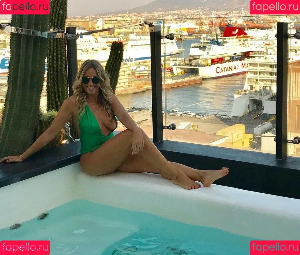 Elenamici Onlyfans Photo Gallery 