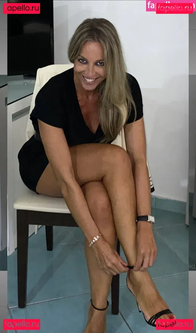 Elenamici Onlyfans Photo Gallery 