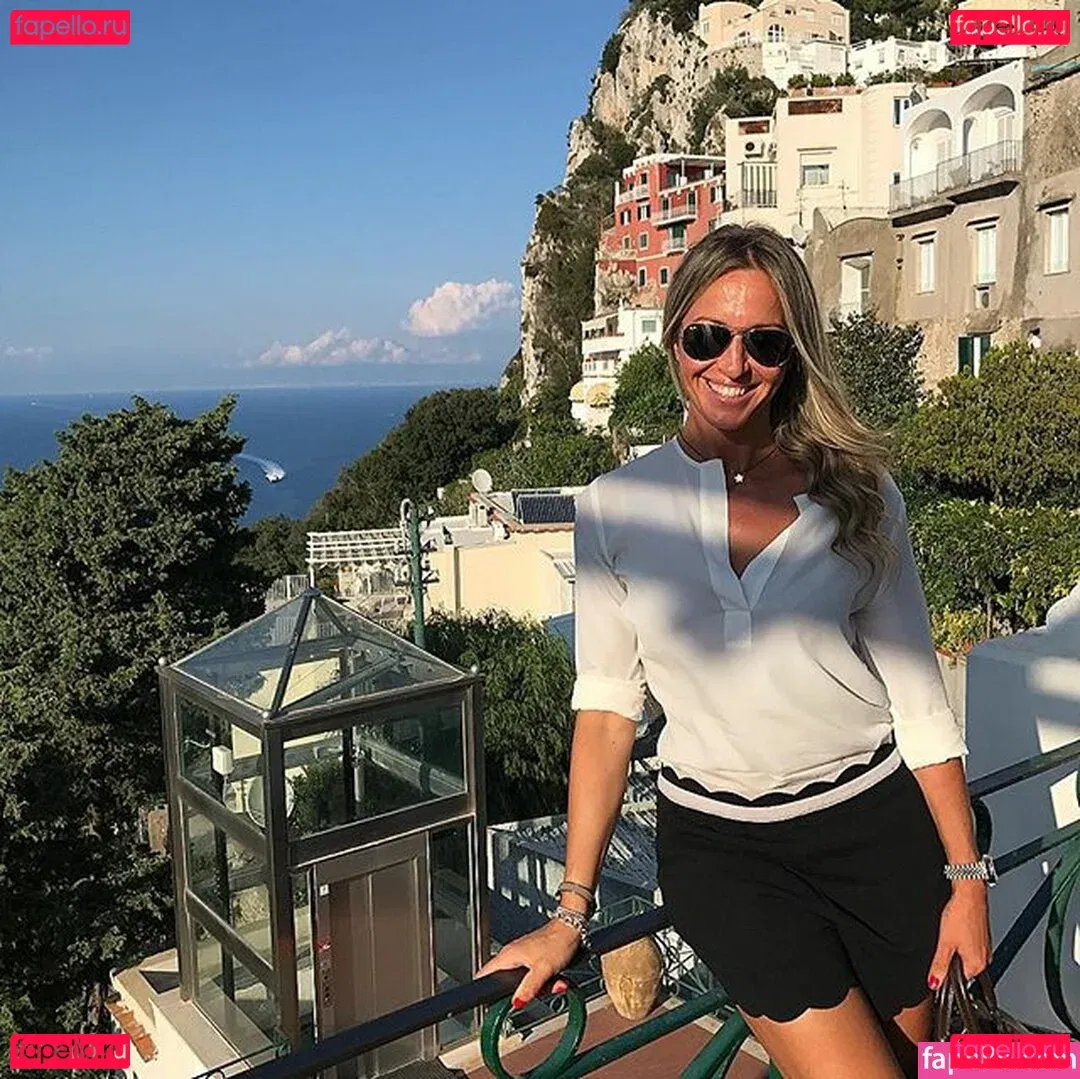 Elenamici Onlyfans Photo Gallery 