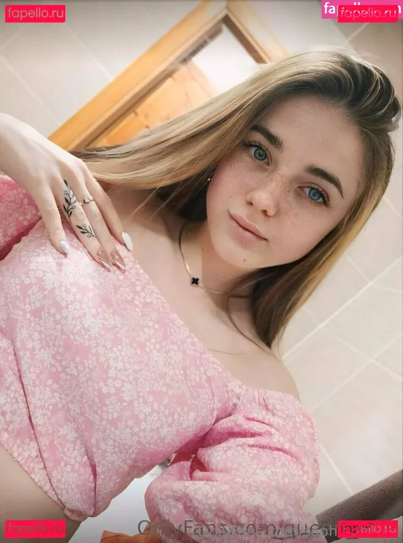 sophiebbface Onlyfans Photo Gallery 