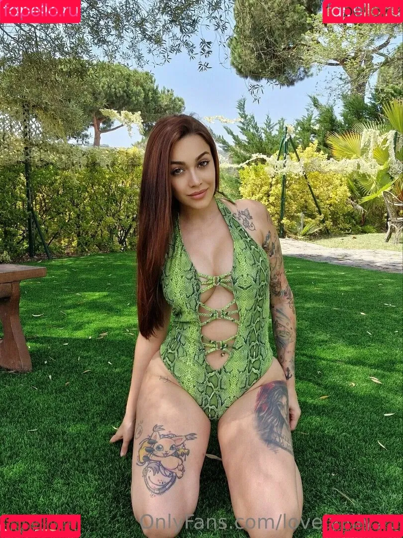 lovelylilly23 Onlyfans Photo Gallery 