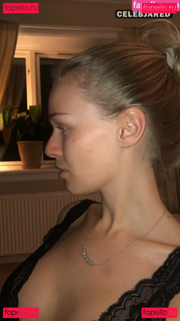 Frederikke Bach Onlyfans Photo Gallery 