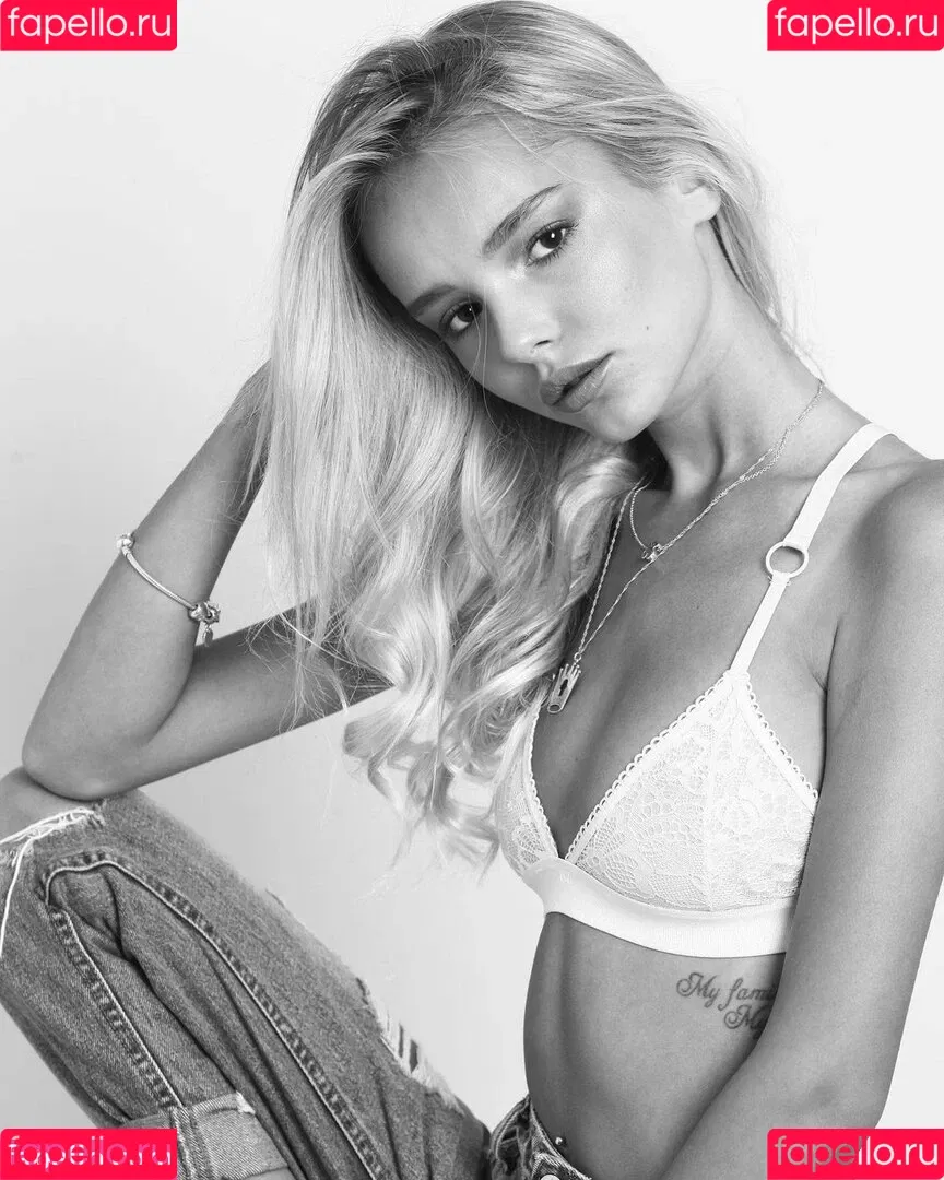 Mishel Zabelman Onlyfans Photo Gallery 