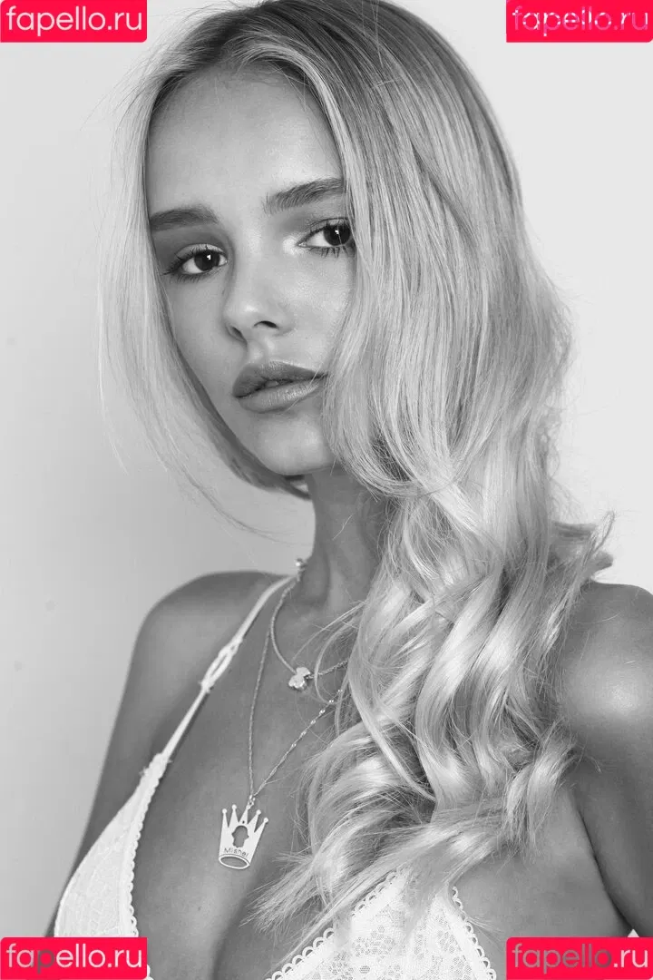 Mishel Zabelman Onlyfans Photo Gallery 