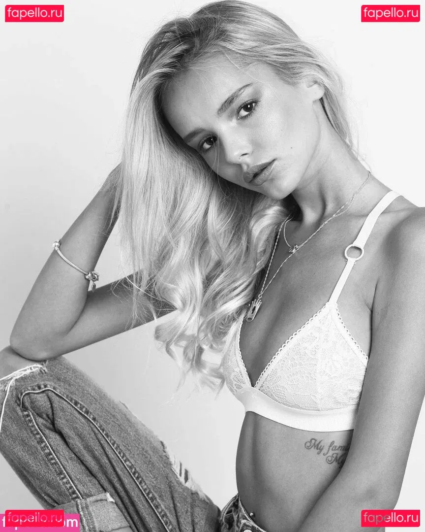 Mishel Zabelman Onlyfans Photo Gallery 