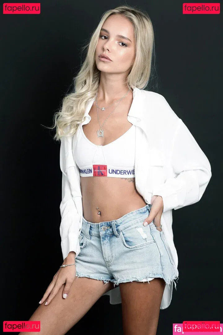 Mishel Zabelman Onlyfans Photo Gallery 