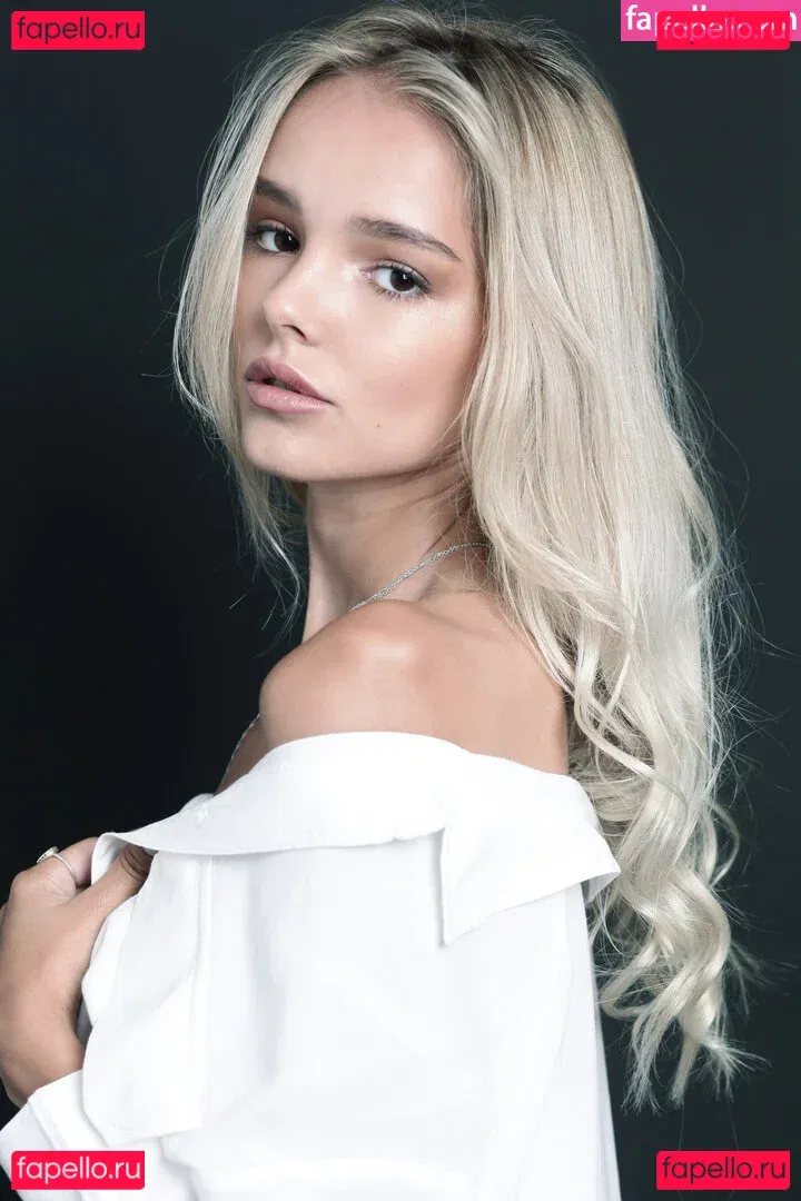 Mishel Zabelman Onlyfans Photo Gallery 