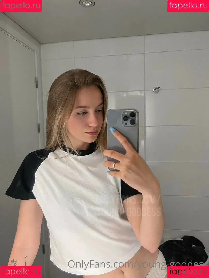 YoungGoddess Onlyfans Photo Gallery 