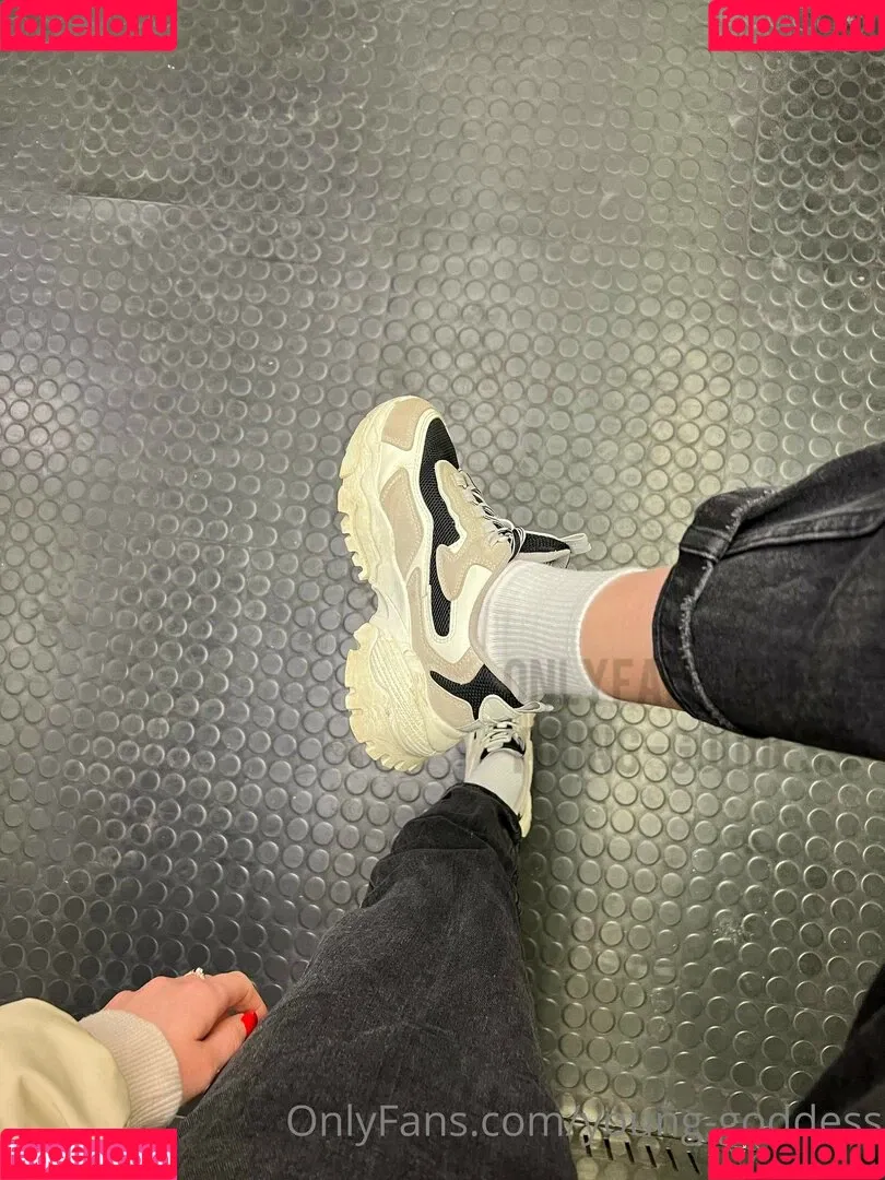 YoungGoddess Onlyfans Photo Gallery 