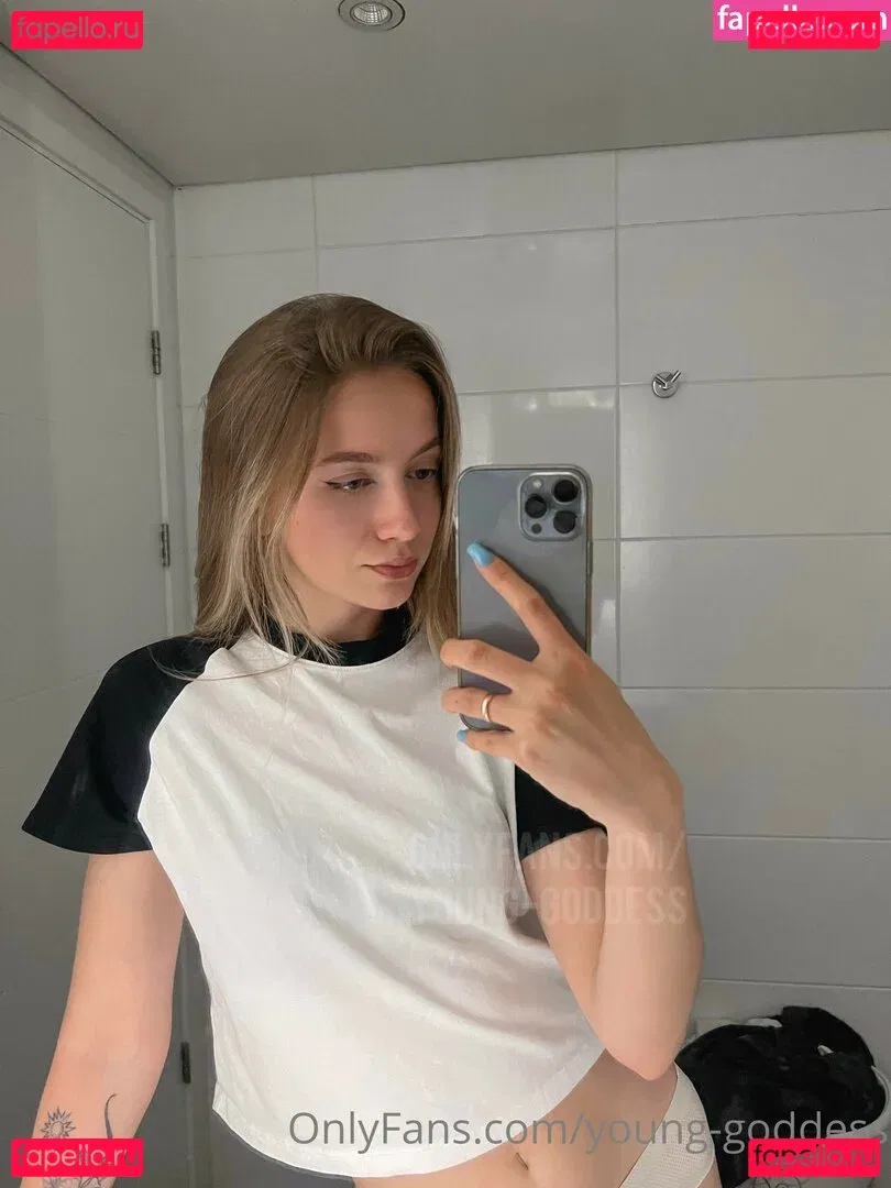 YoungGoddess Onlyfans Photo Gallery 