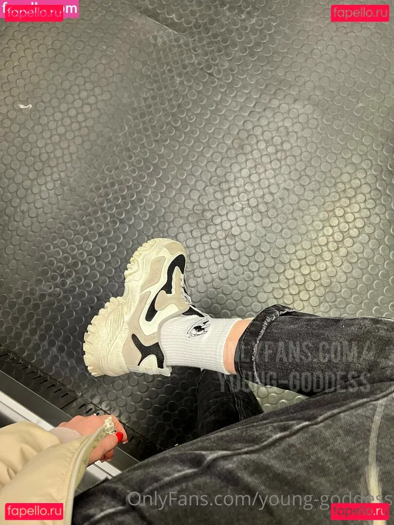 YoungGoddess Onlyfans Photo Gallery 