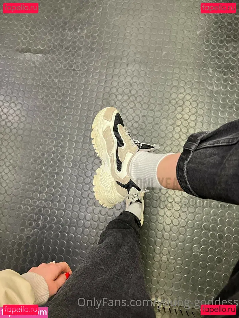 YoungGoddess Onlyfans Photo Gallery 