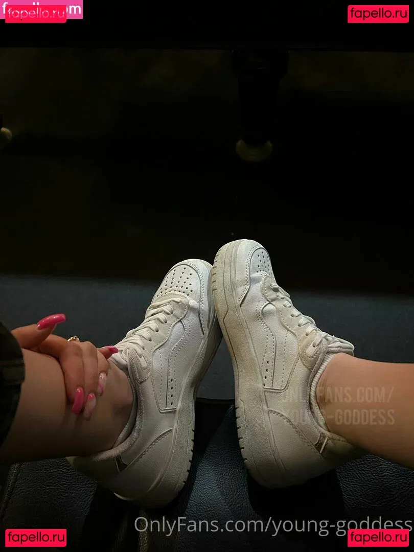 YoungGoddess Onlyfans Photo Gallery 