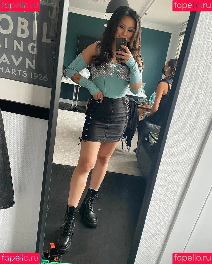 Yinsu Collins Onlyfans Photo Gallery 