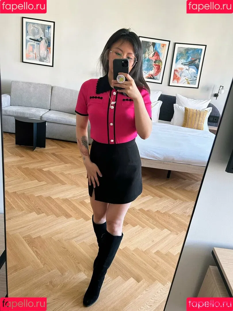 Yinsu Collins Onlyfans Photo Gallery 