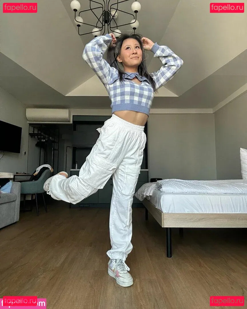 Yinsu Collins Onlyfans Photo Gallery 